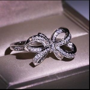 Women Diamond And Silver Bow Ring Size 8